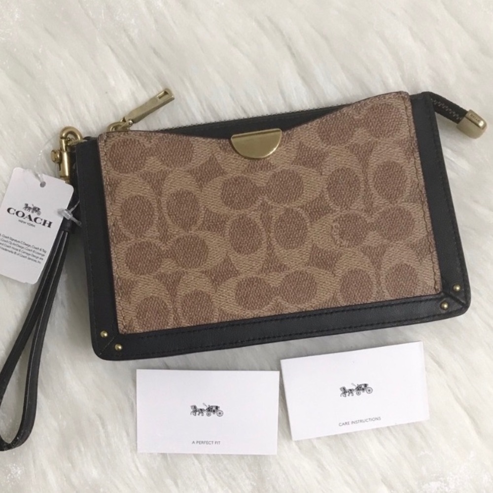 NWT COACH Signature Colorblock Dreamer Wristlet